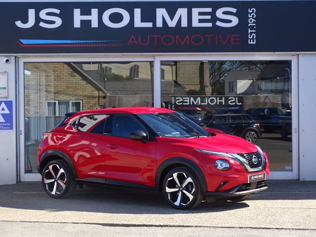 Nissan Juke 1.0 DiG-T 114 Tekna 5dr Hatchback Petrol RED