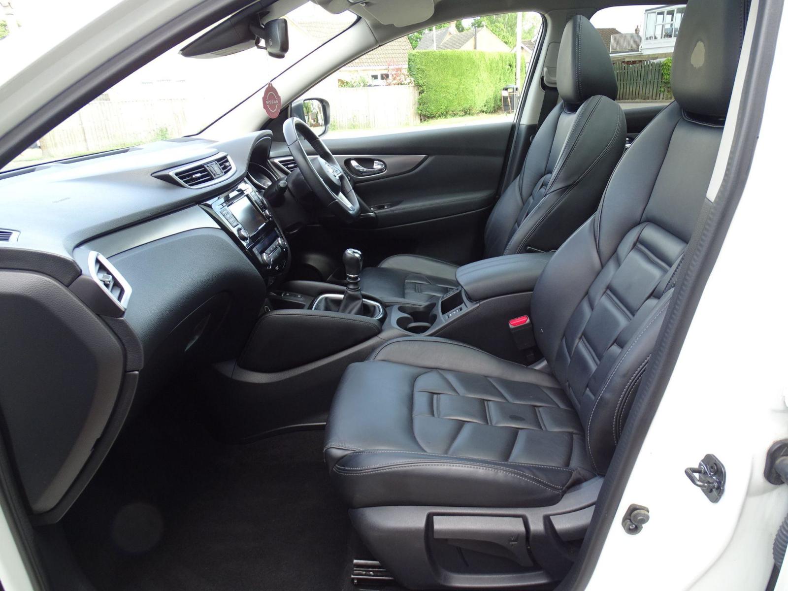 Nissan Qashqai 1.3 DiG-T N-Motion 5dr