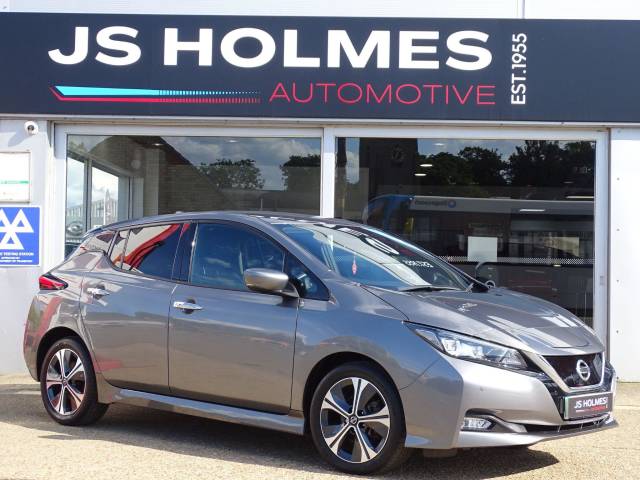 Nissan Leaf 0.0 110kW Tekna 40kWh 5dr Auto Hatchback Electric GREY