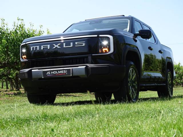 MAXUS eTERRON 9 102.2kWh Premium Auto 4WD 4dr Pickup Electric Metal Black