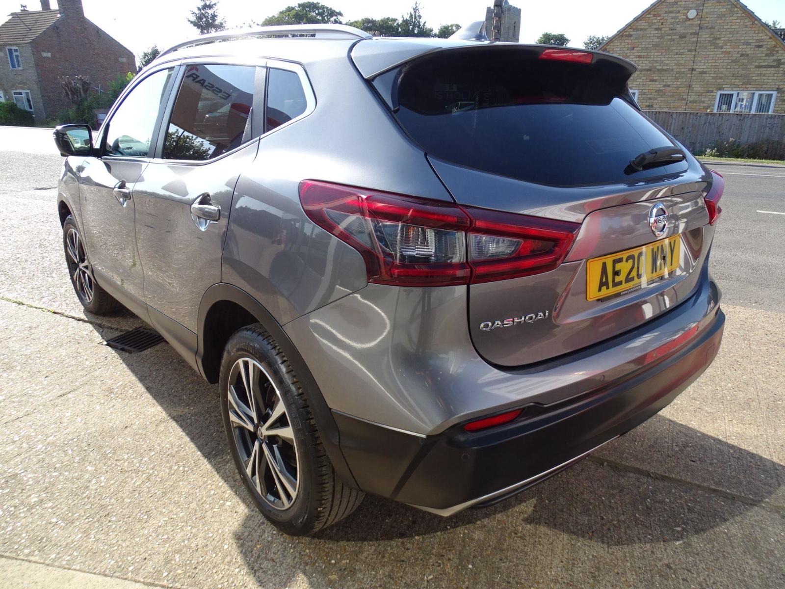 Nissan Qashqai 1.3 DiG-T N-Connecta 5dr