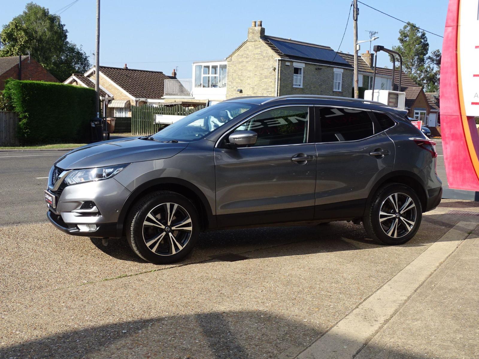 Nissan Qashqai 1.3 DiG-T N-Connecta 5dr