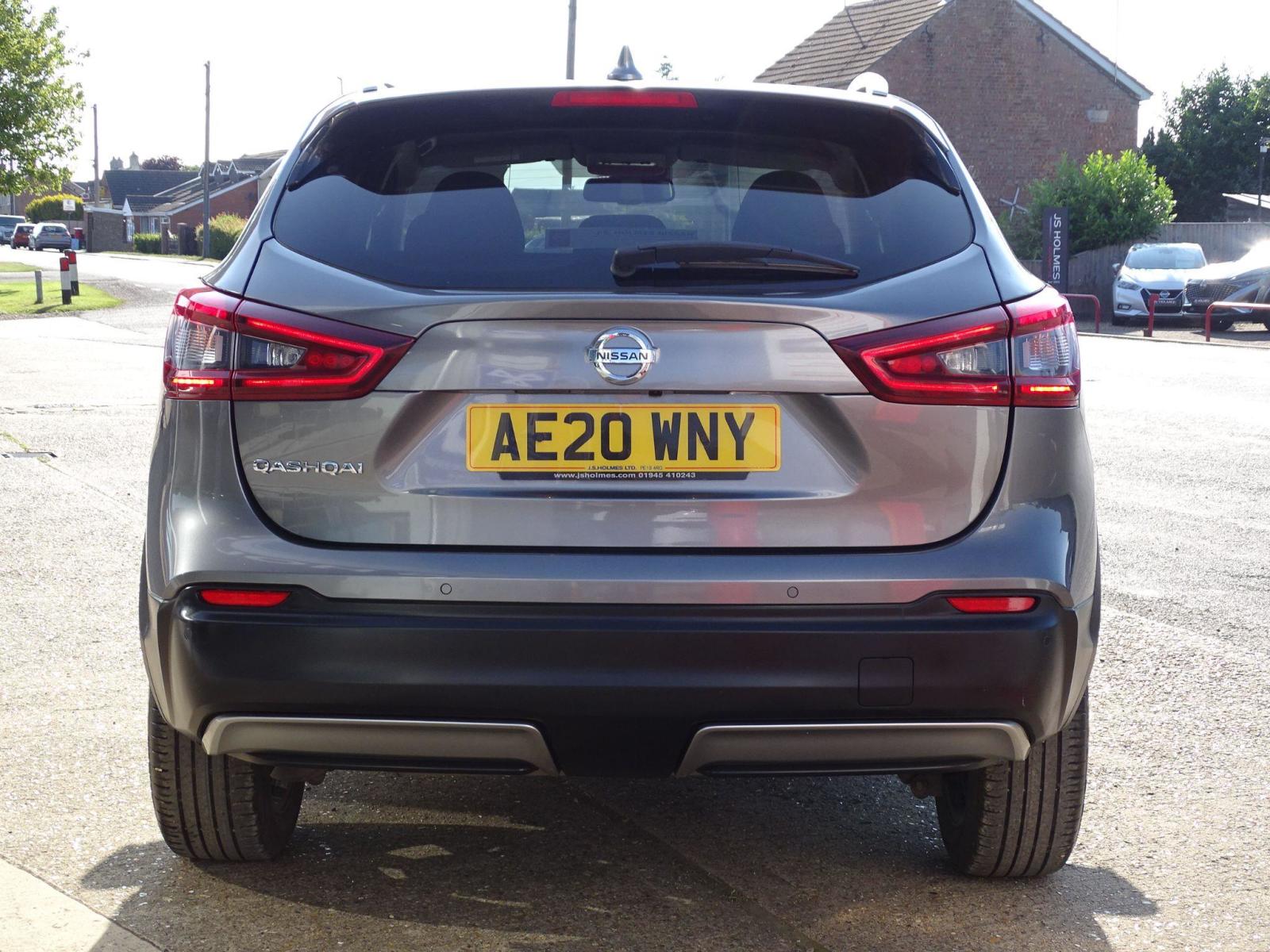 Nissan Qashqai 1.3 DiG-T N-Connecta 5dr