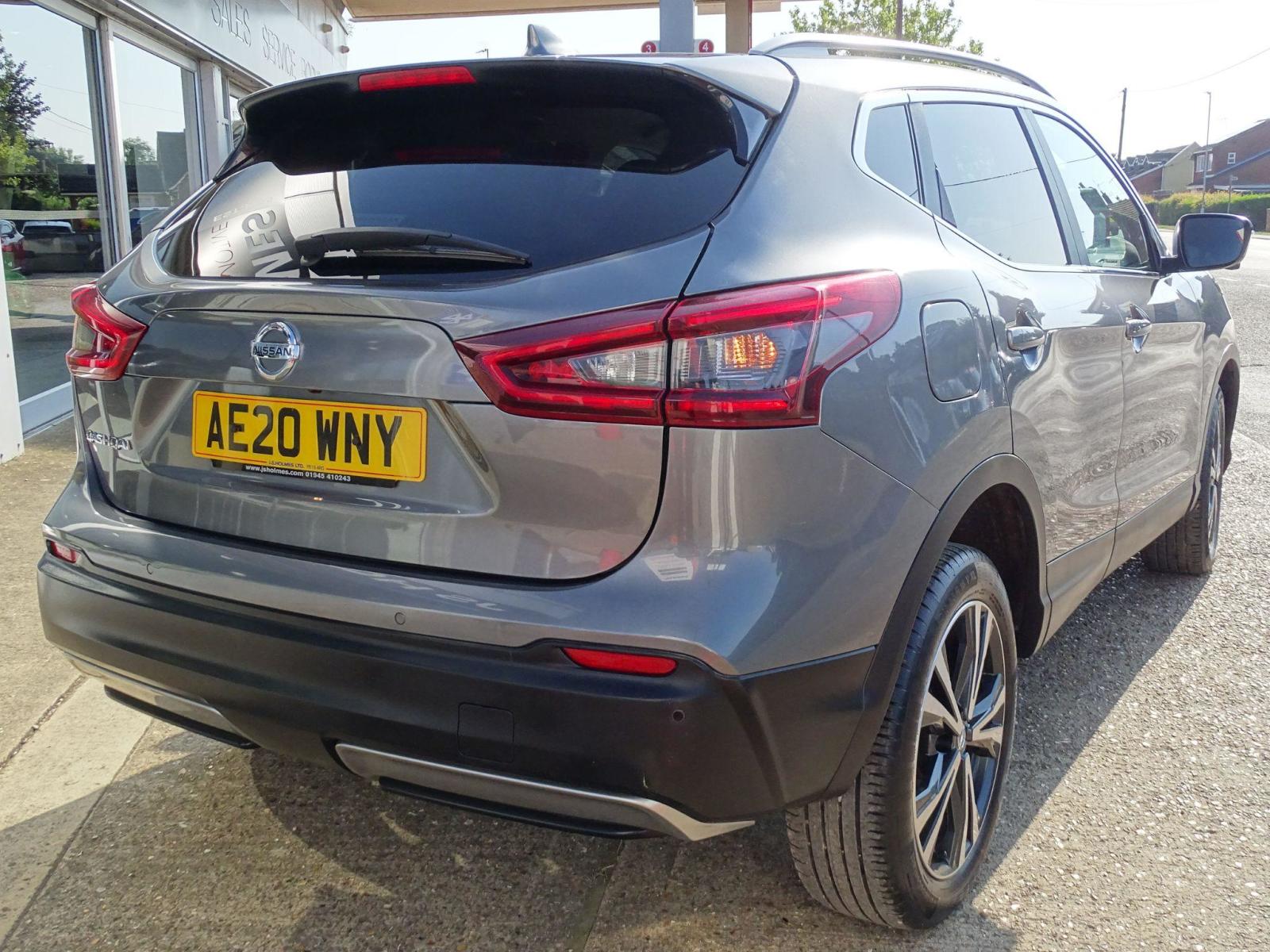 Nissan Qashqai 1.3 DiG-T N-Connecta 5dr