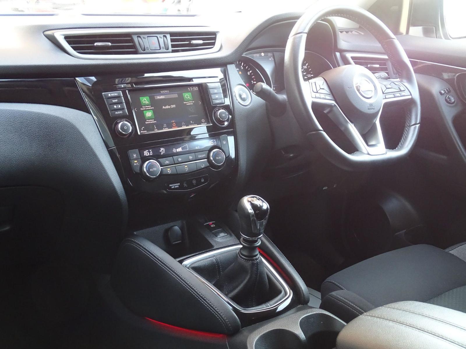Nissan Qashqai 1.3 DiG-T N-Connecta 5dr