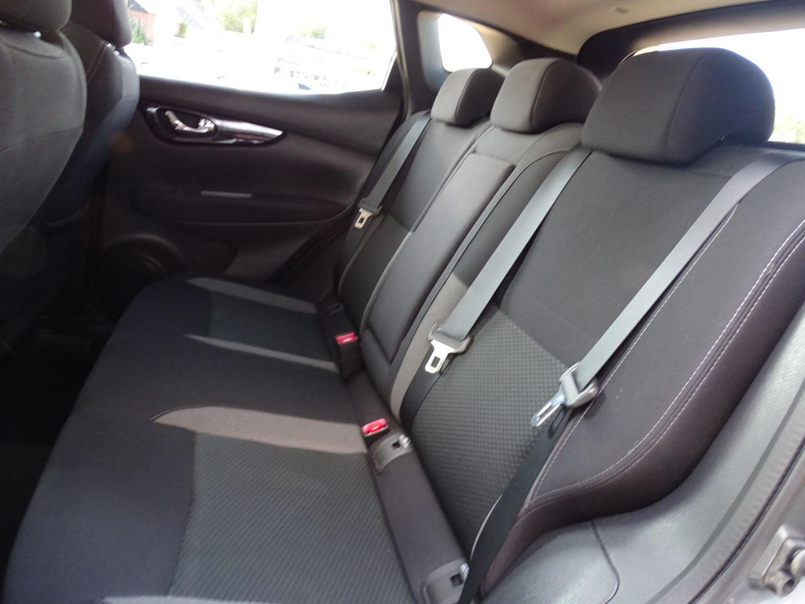 Nissan Qashqai 1.3 DiG-T N-Connecta 5dr