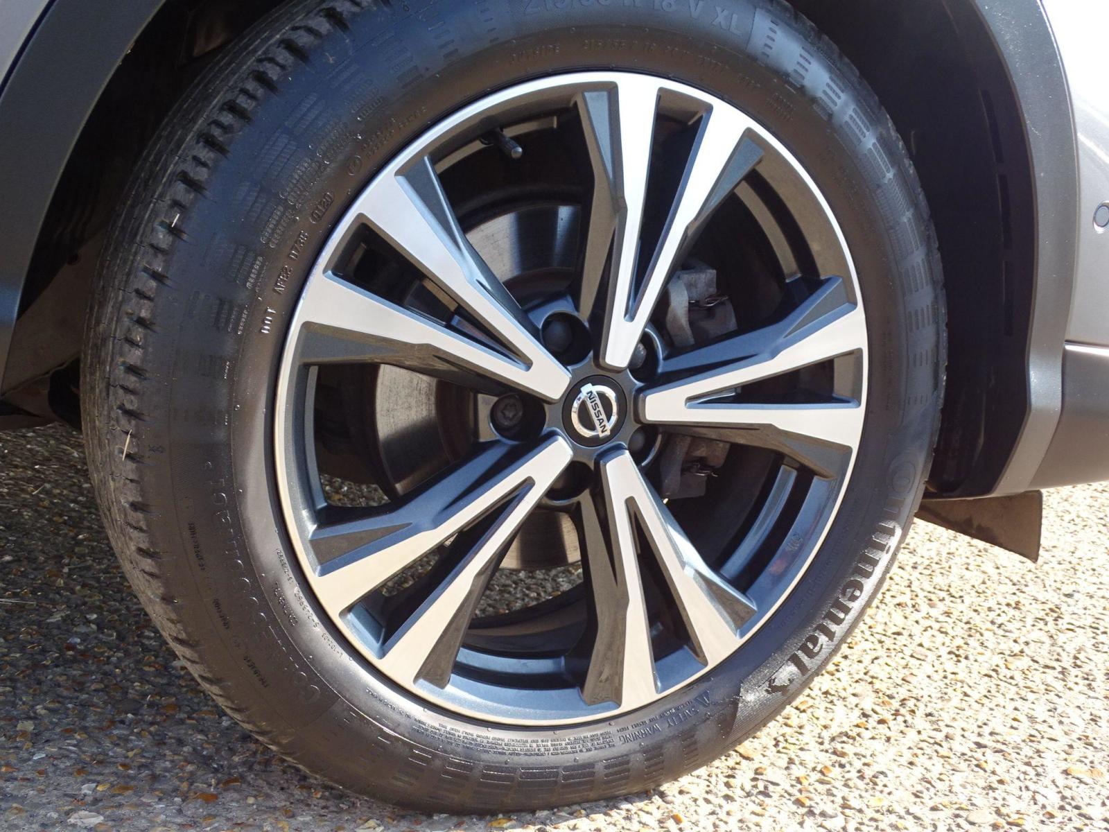 Nissan Qashqai 1.3 DiG-T N-Connecta 5dr