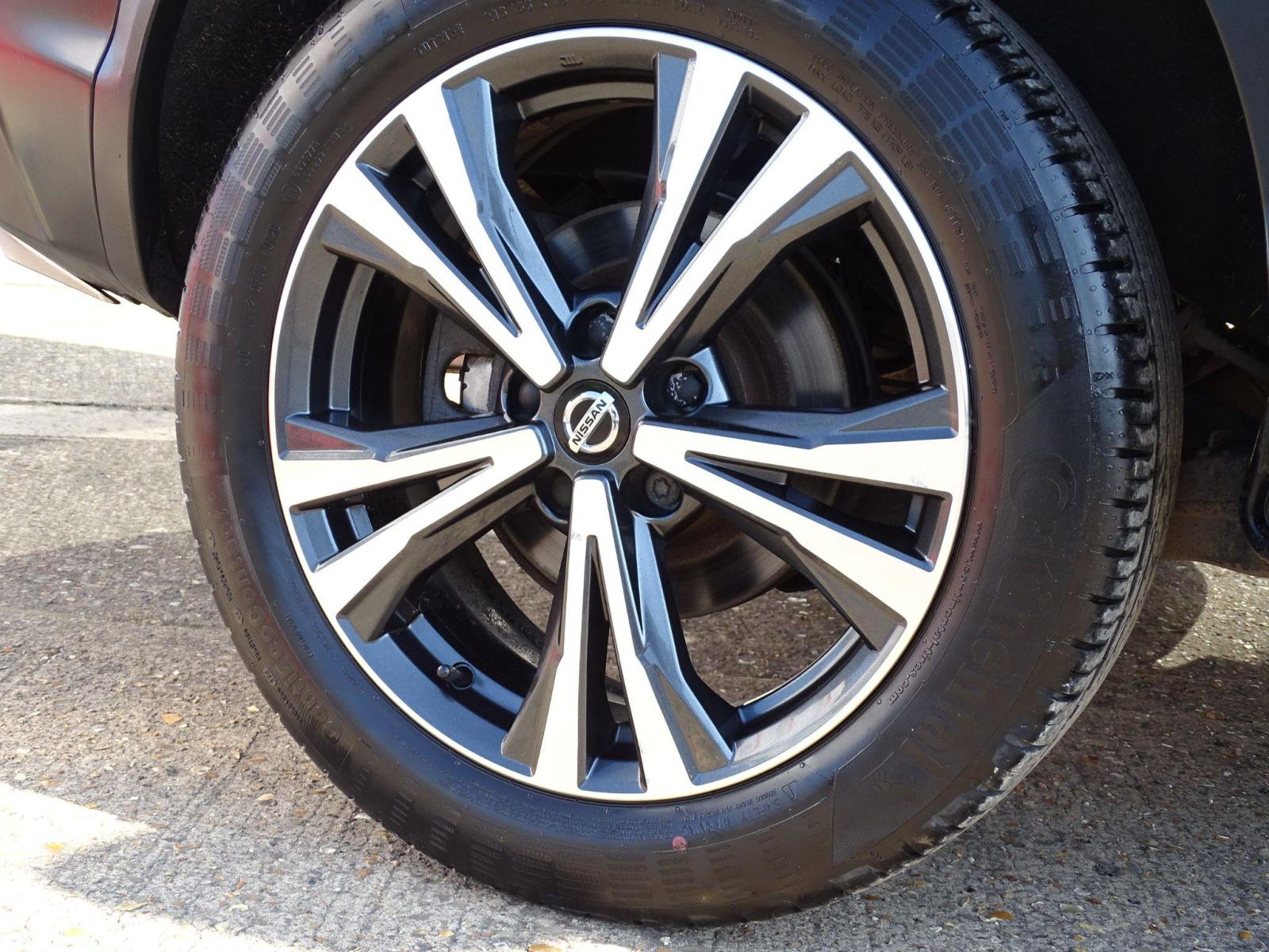 Nissan Qashqai 1.3 DiG-T N-Connecta 5dr