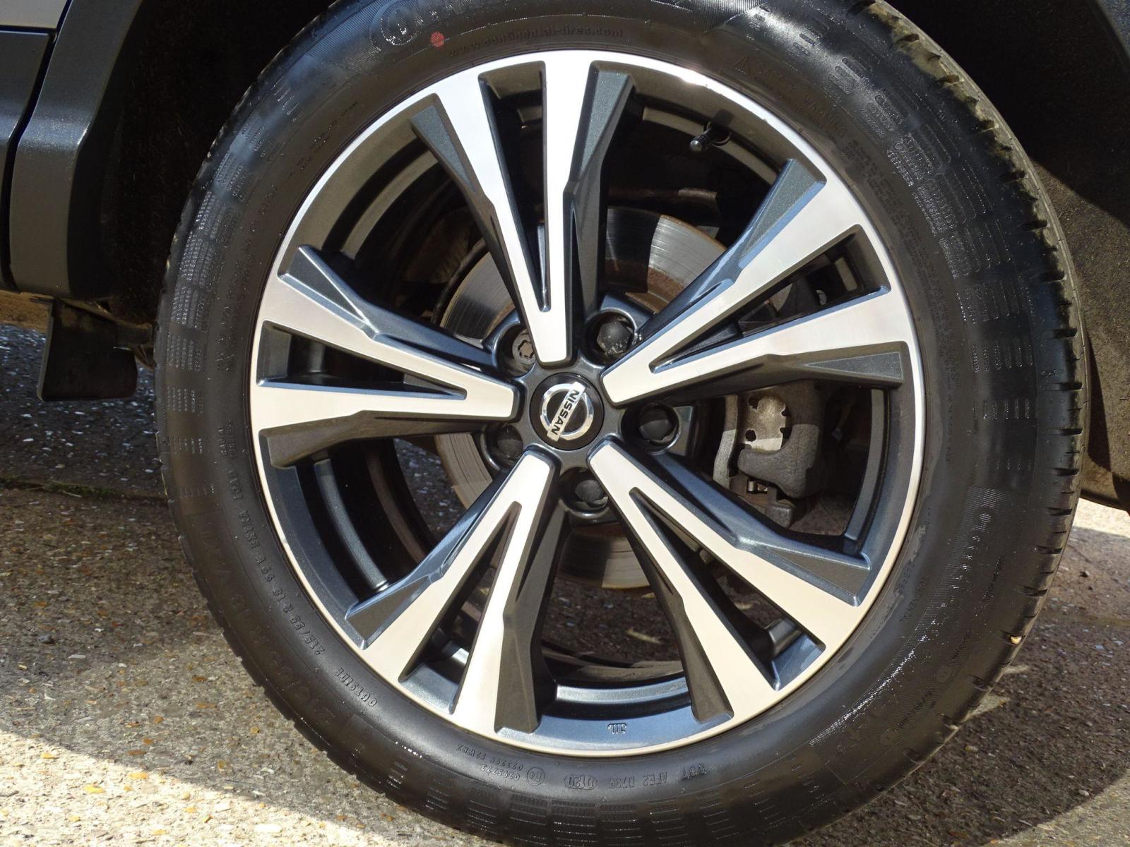 Nissan Qashqai 1.3 DiG-T N-Connecta 5dr