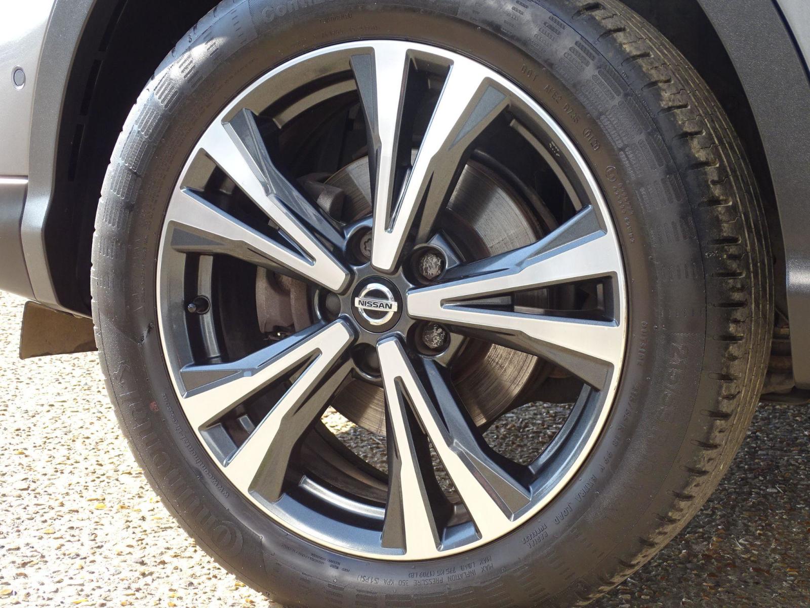 Nissan Qashqai 1.3 DiG-T N-Connecta 5dr