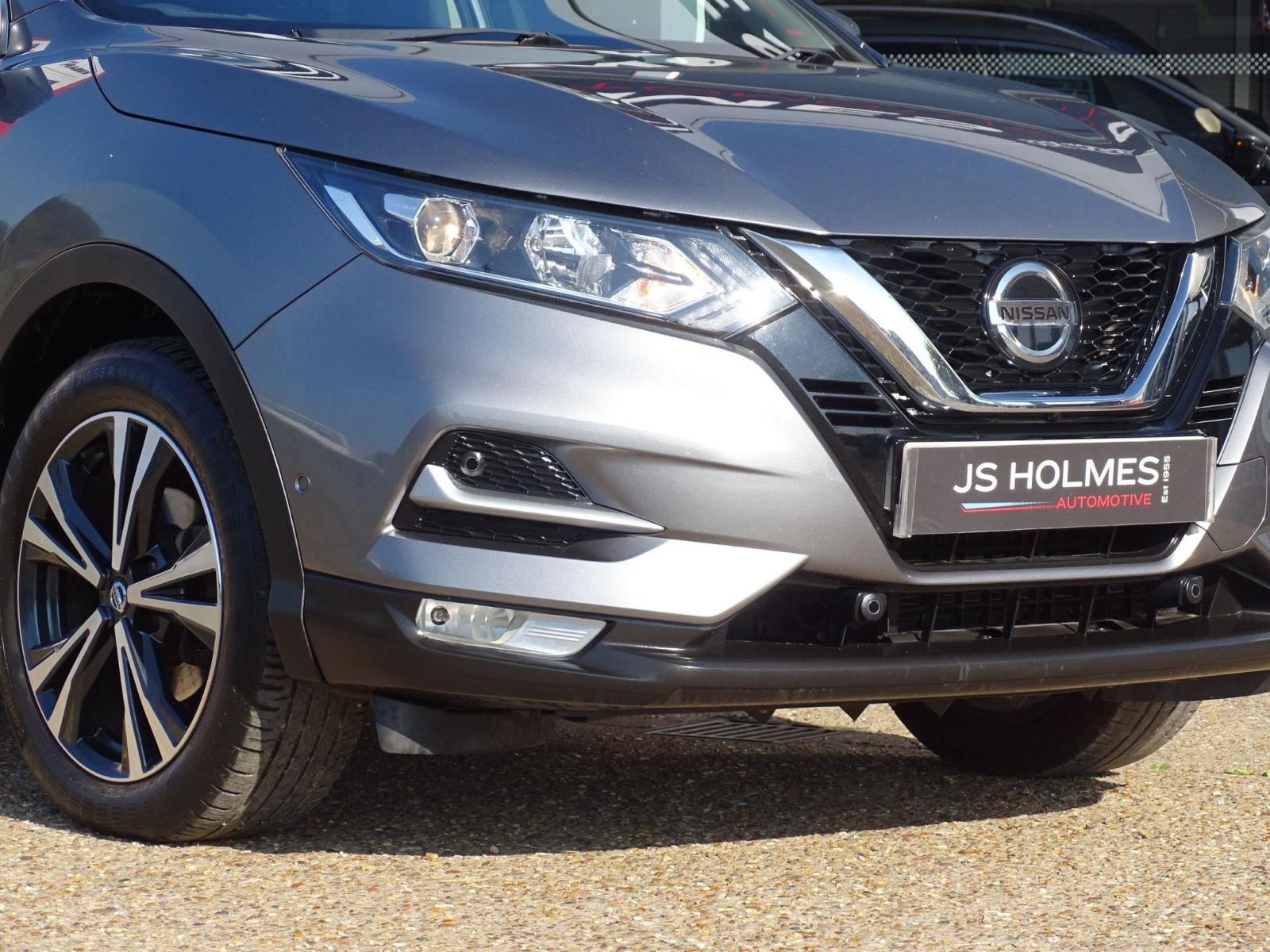 Nissan Qashqai 1.3 DiG-T N-Connecta 5dr