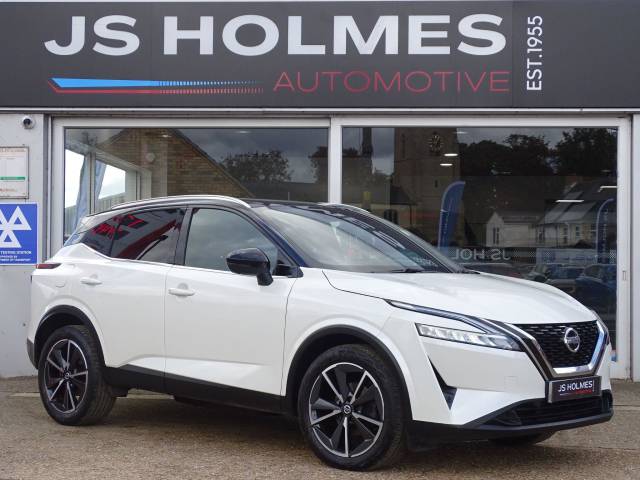 Nissan Qashqai 1.3 DiG-T MH 158 Tekna 5dr Hatchback Petrol WHITE