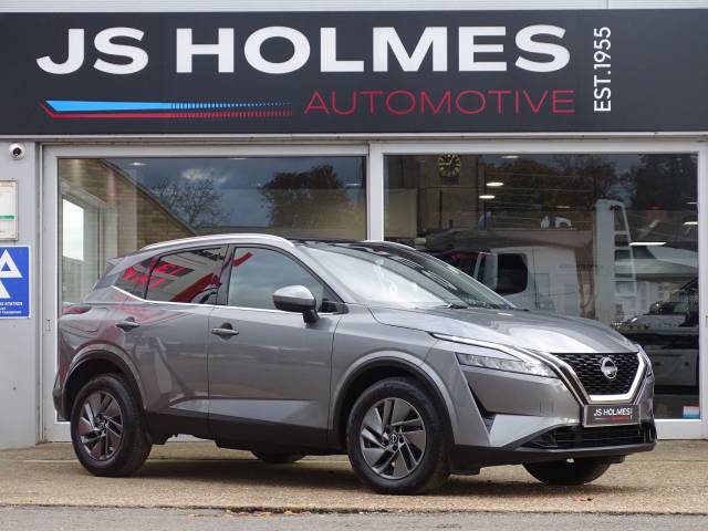 Nissan Qashqai 1.3 DiG-T MH Acenta Premium 5dr Hatchback Petrol GREY
