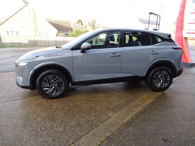 2022 Nissan Qashqai 1.3 DiG-T MH 158 Acenta Premium 5dr