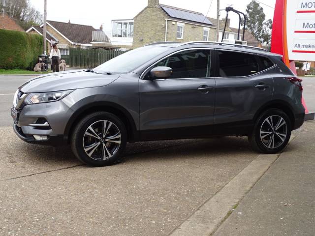 2021 Nissan Qashqai 1.3 DiG-T N-Connecta 5dr [Glass Roof Pack]
