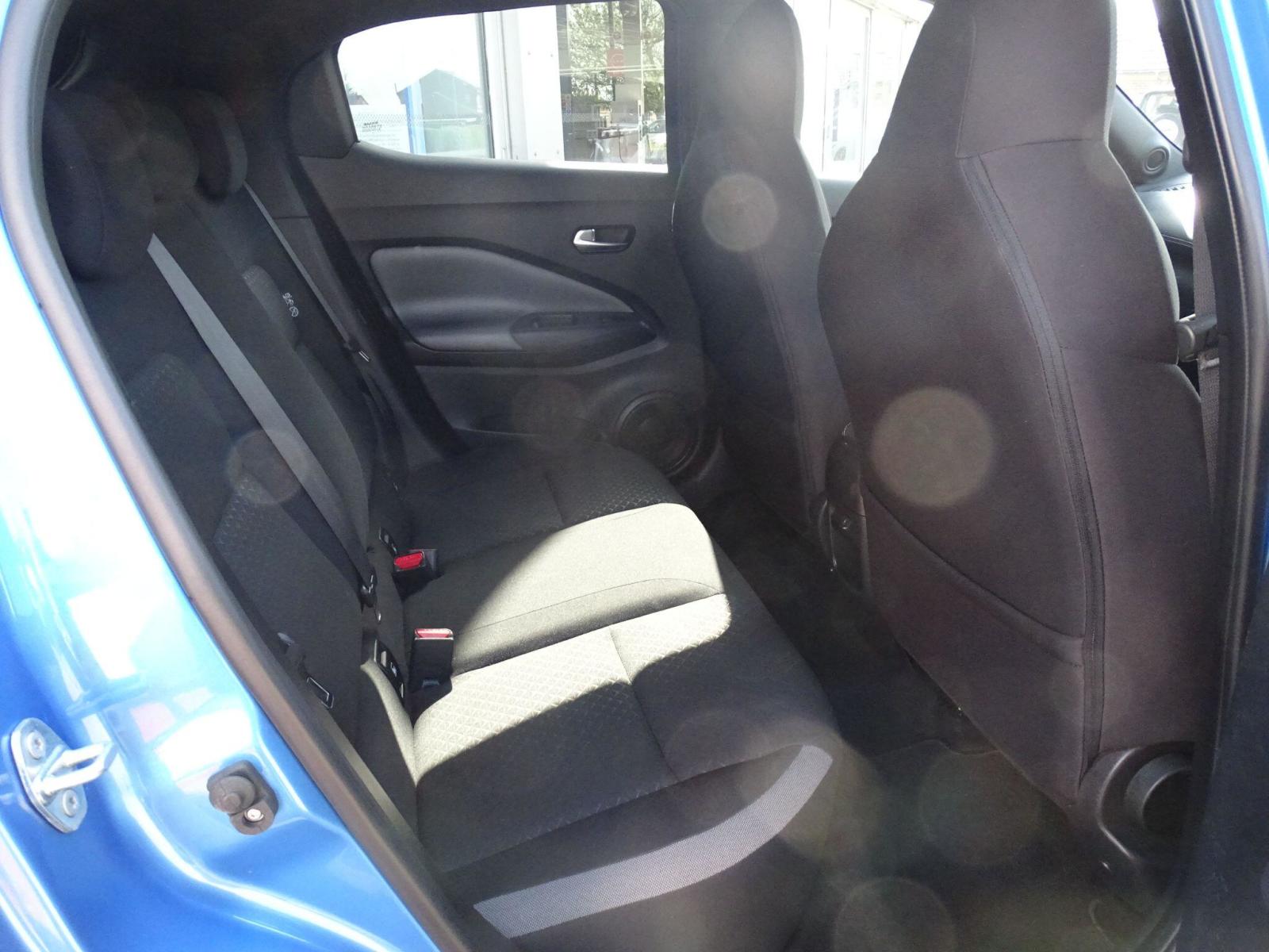 2020 Nissan Juke thumbnail 17