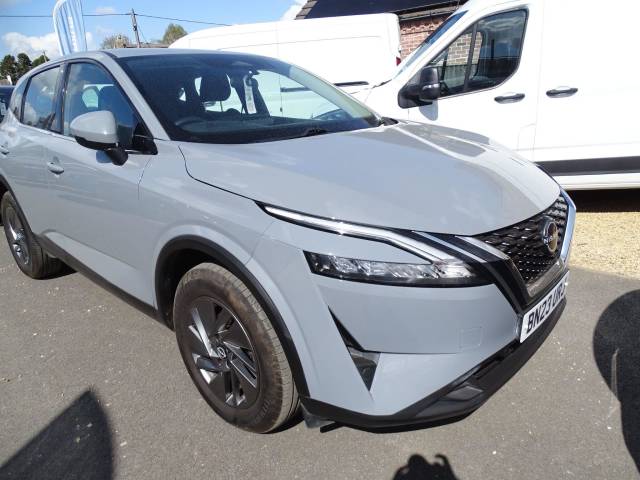 Nissan Qashqai 1.3 DiG-T MH 158 Acenta Premium 5dr Xtronic Hatchback Petrol GREY