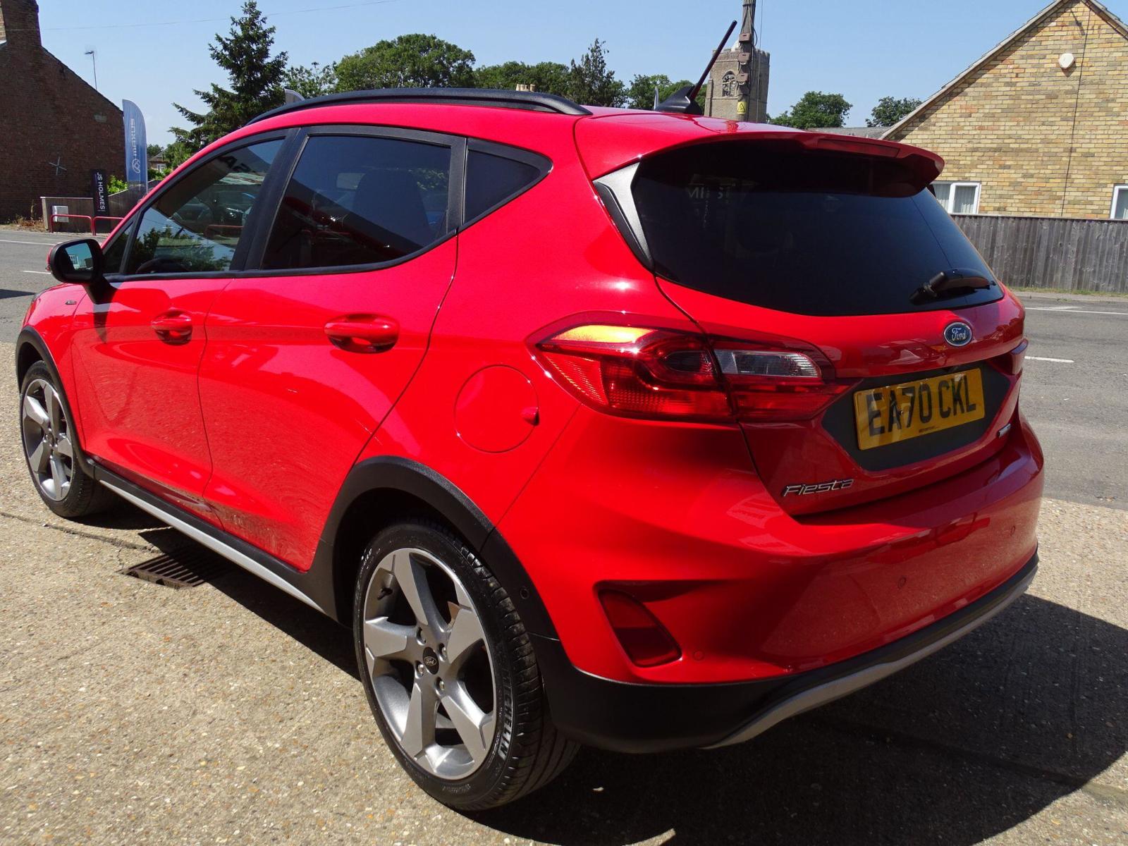 2020 Ford Fiesta thumbnail 4