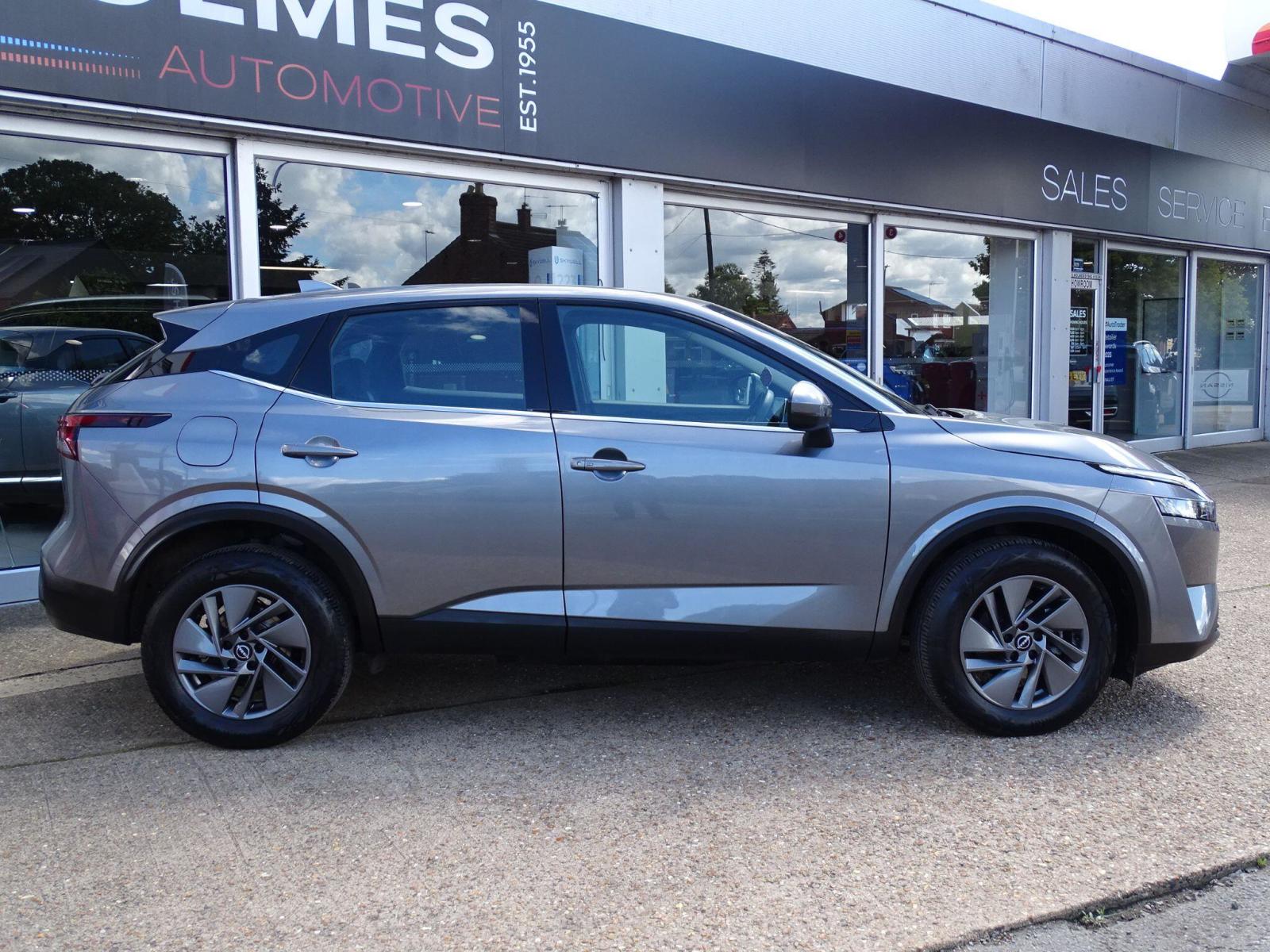 2023 Nissan Qashqai thumbnail 8