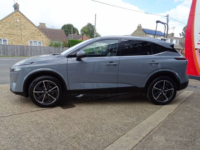 2022 Nissan Qashqai 1.3 DiG-T MH Tekna 5dr