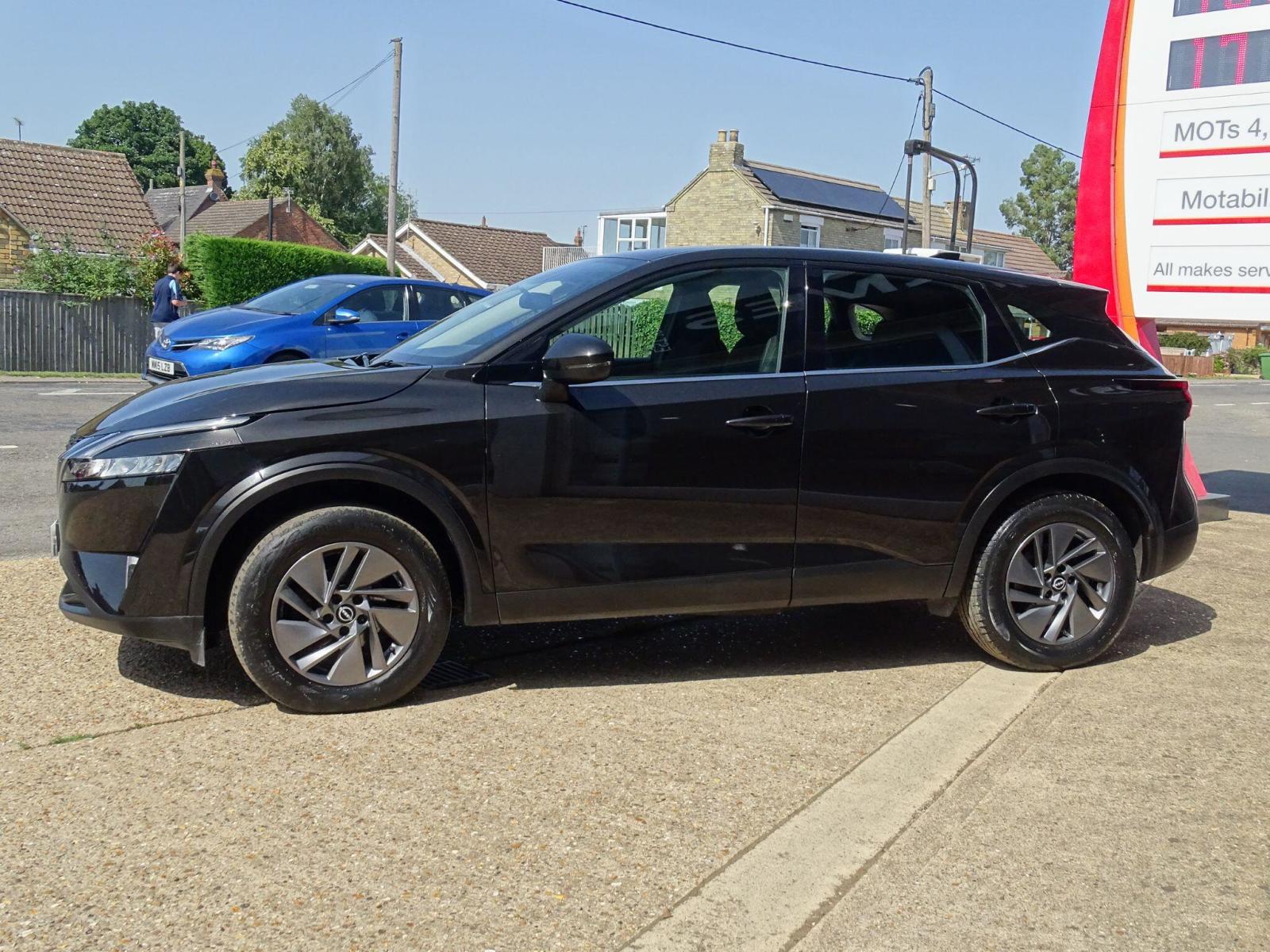 2022 Nissan Qashqai thumbnail 4