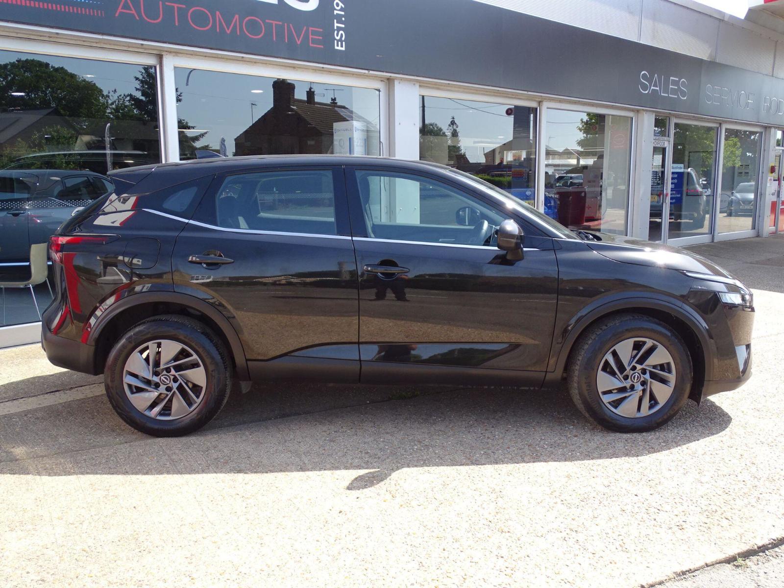 2022 Nissan Qashqai thumbnail 9