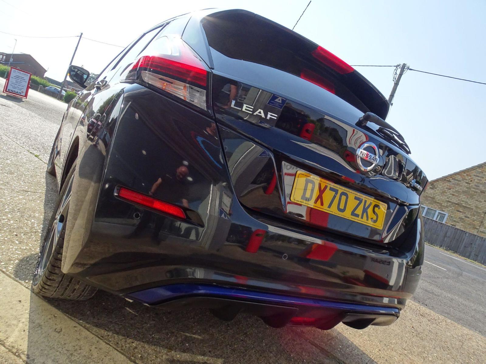 2020 Nissan Leaf thumbnail 7