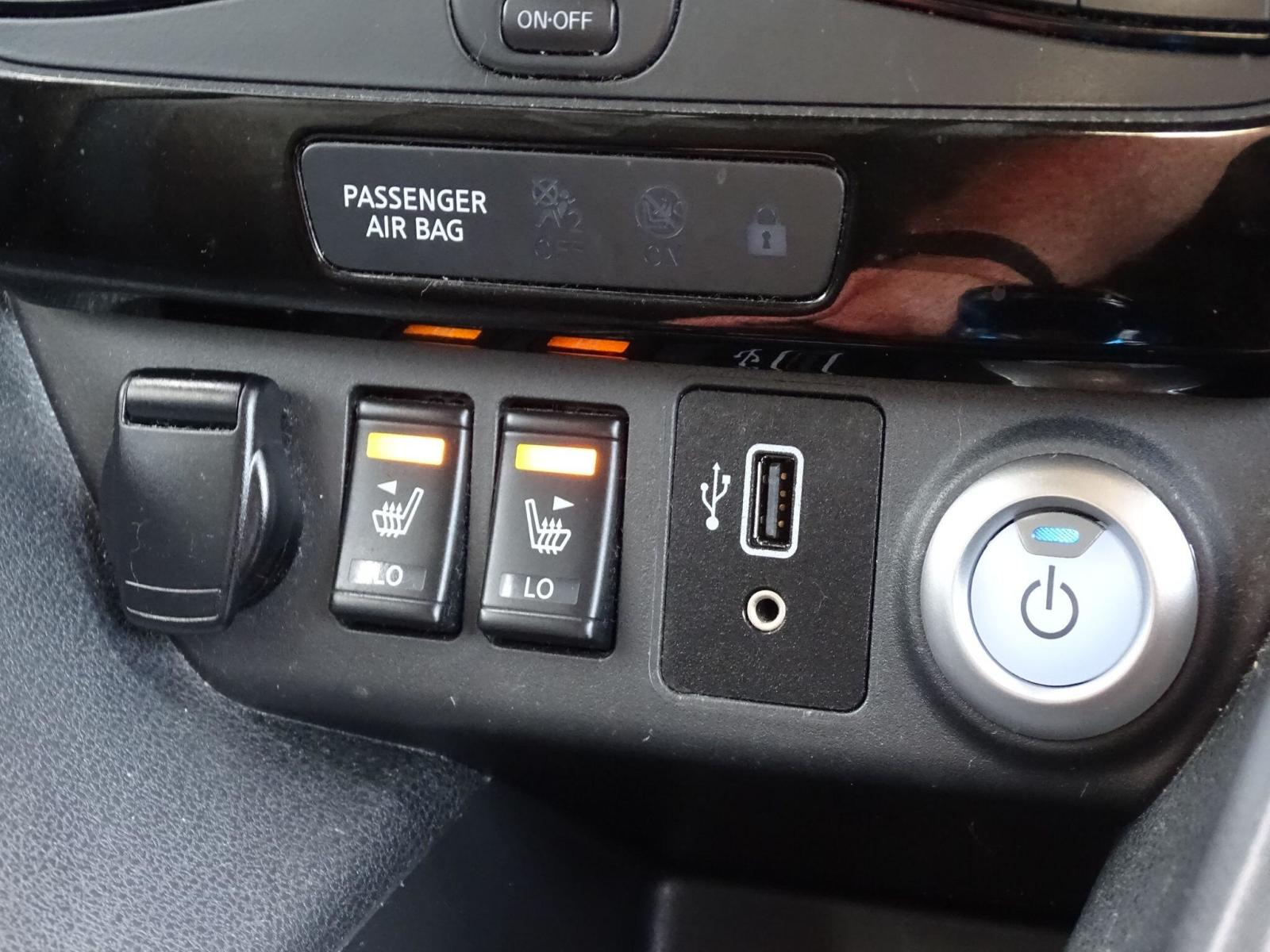 2020 Nissan Leaf thumbnail 13