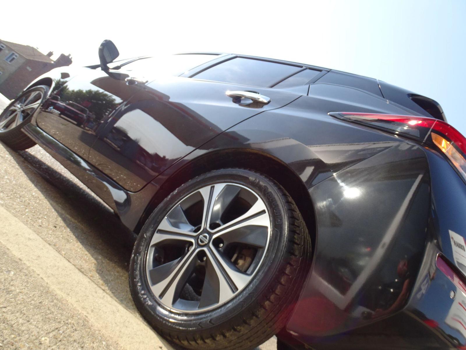 2020 Nissan Leaf thumbnail 14