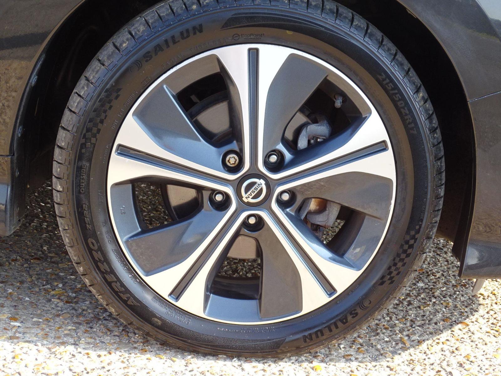 2020 Nissan Leaf thumbnail 15