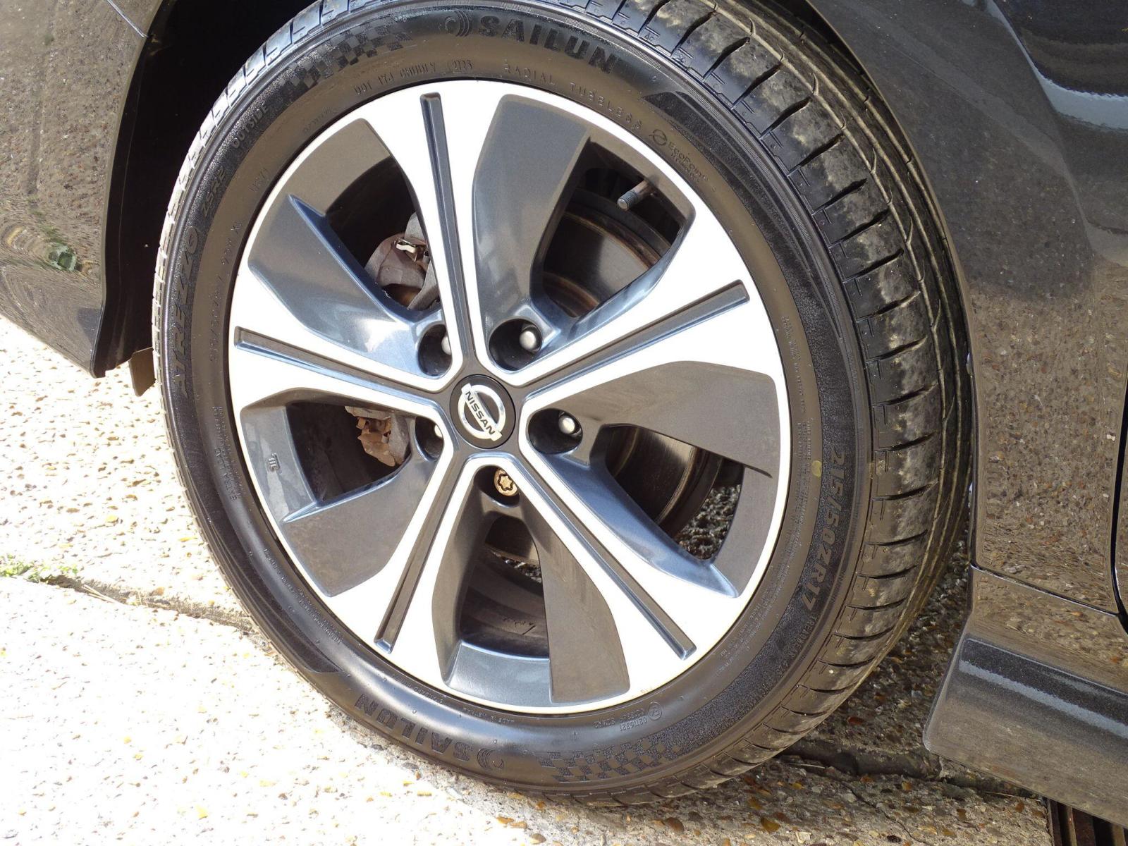 2020 Nissan Leaf thumbnail 18