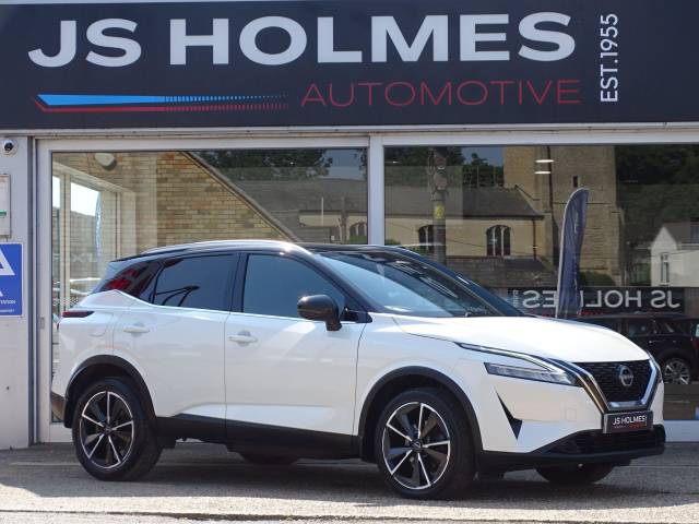 Nissan Qashqai 1.3 DiG-T MH 158 Tekna 5dr Xtronic Hatchback Petrol WHITE