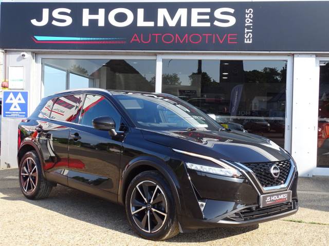 Nissan Qashqai 1.3 DiG-T MH 158 Tekna 5dr Xtronic Hatchback Petrol BLACK