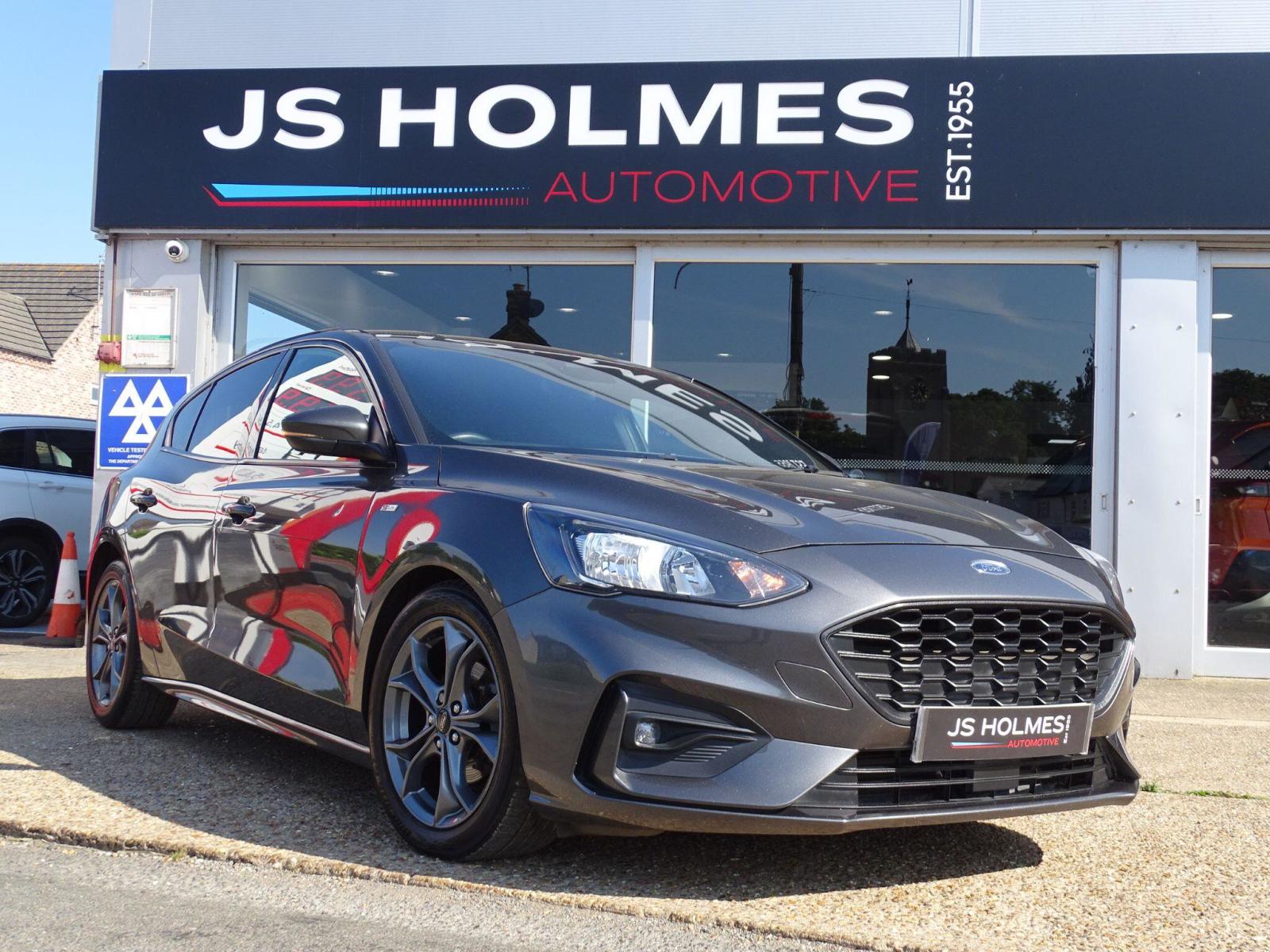 2018 Ford Focus thumbnail 6