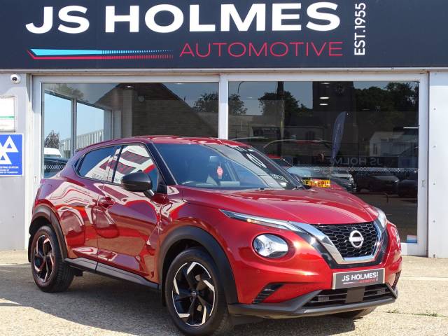 Nissan Juke 1.0 DiG-T 114 N-Connecta 5dr Hatchback Petrol RED