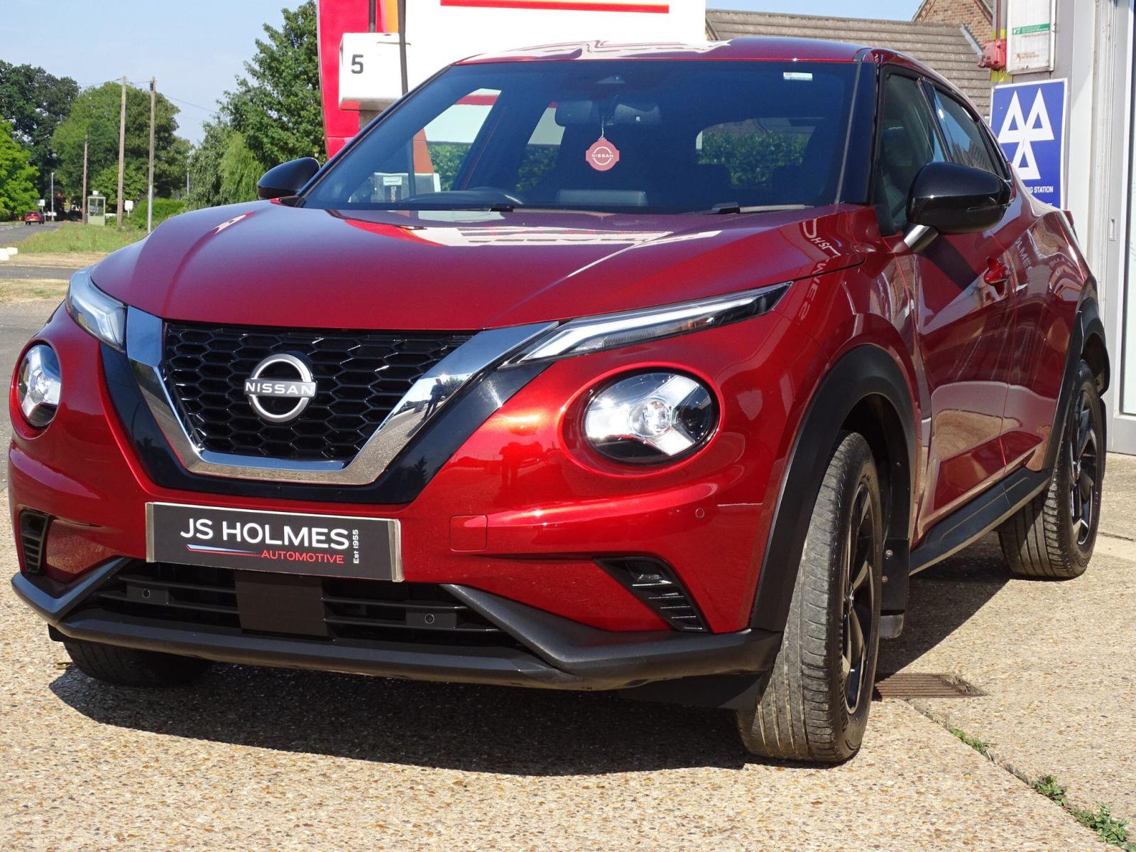 2022 Nissan Juke thumbnail 2