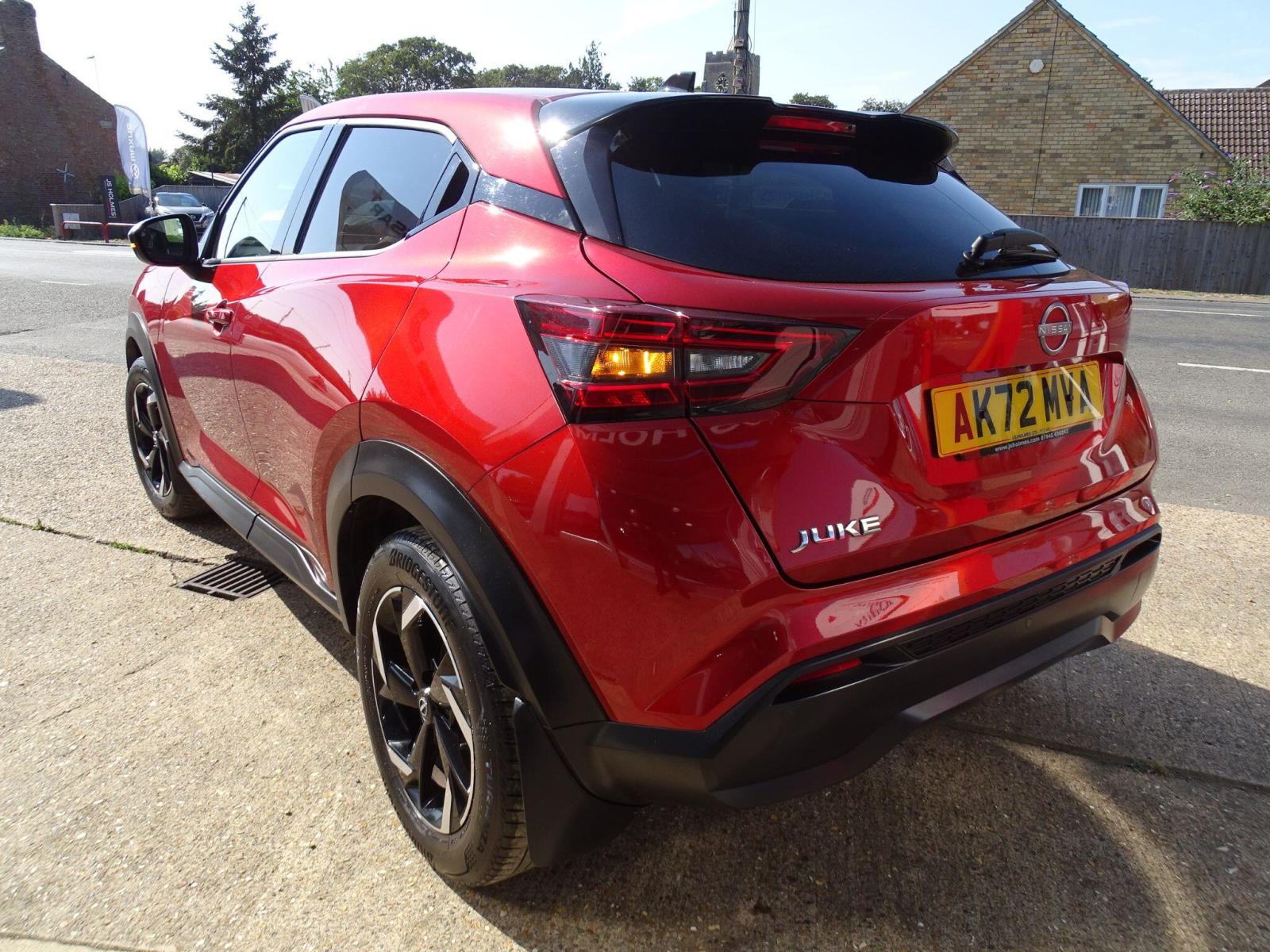 2022 Nissan Juke thumbnail 3