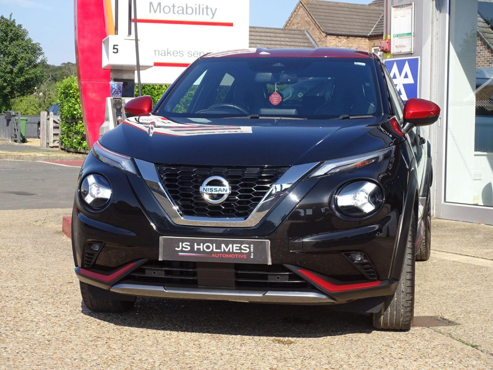 2021 Nissan Juke thumbnail 2