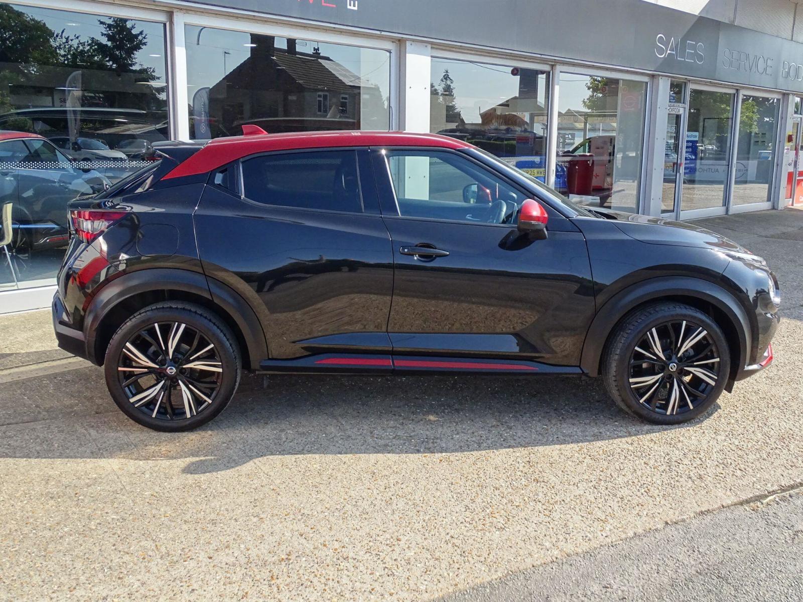 2021 Nissan Juke thumbnail 9