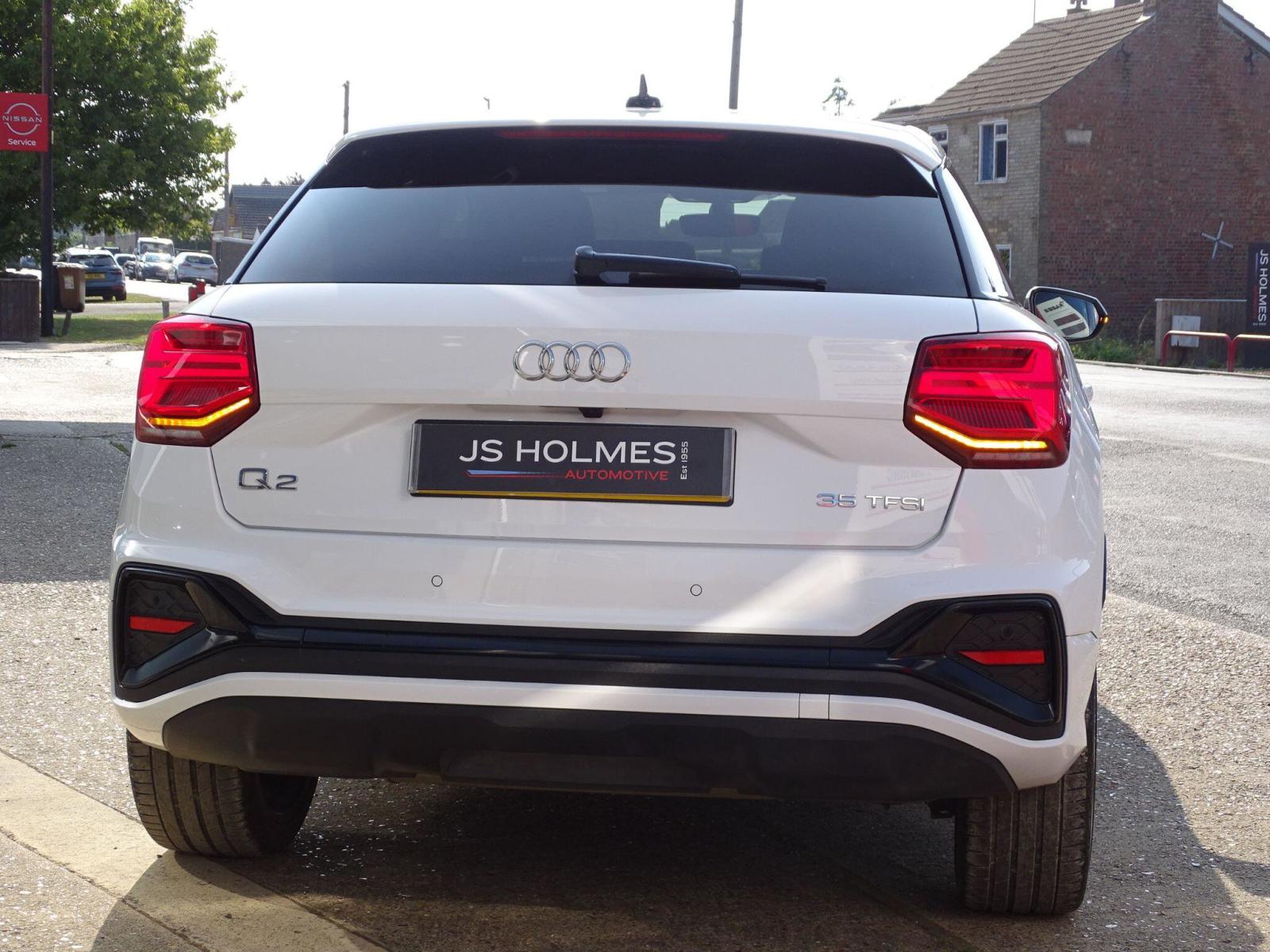 2021 Audi Q2 thumbnail 9