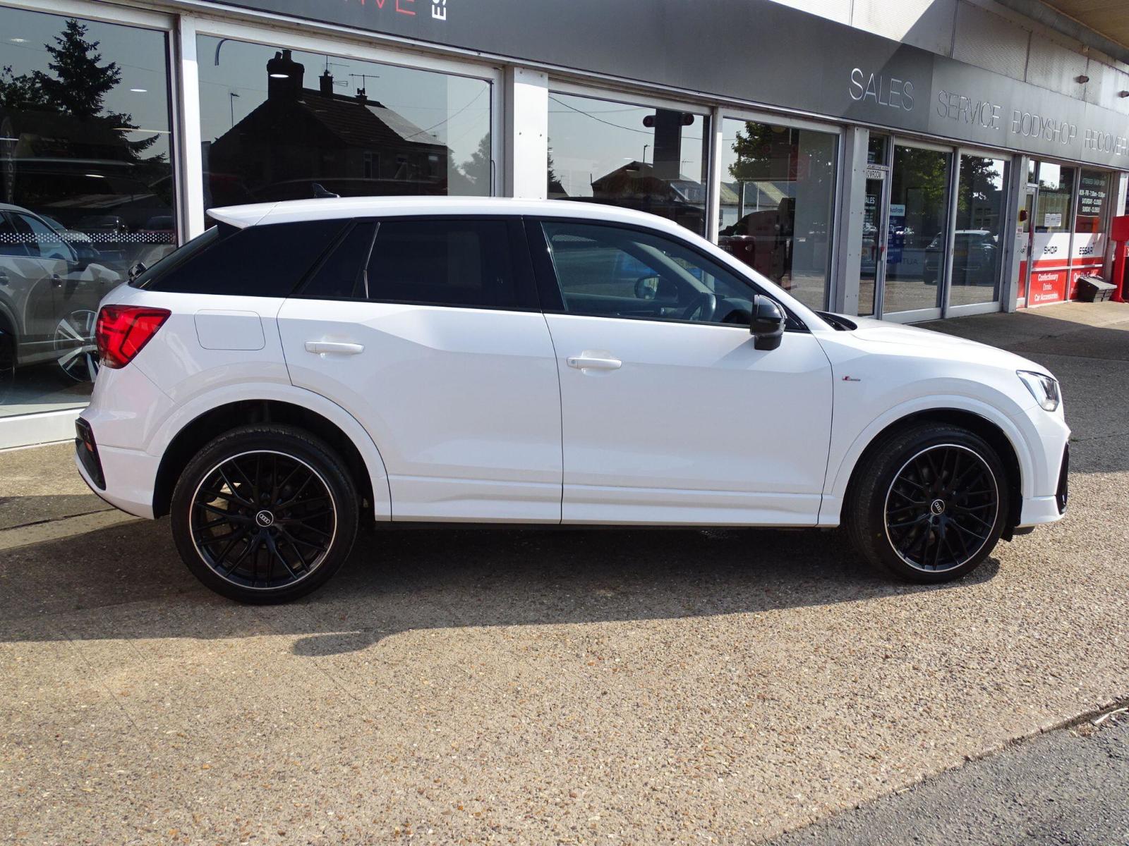 2021 Audi Q2 thumbnail 10