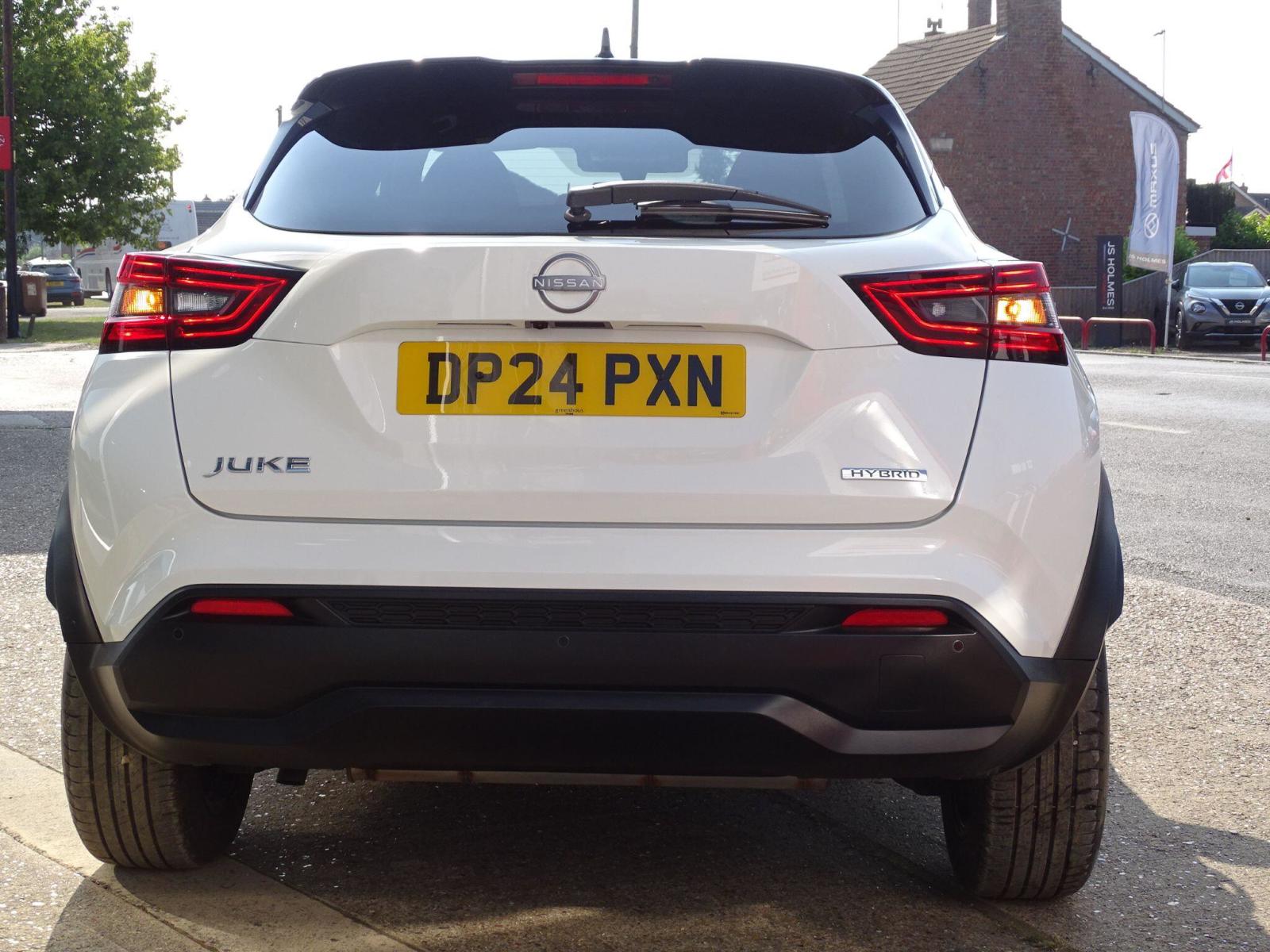 2024 Nissan Juke thumbnail 9