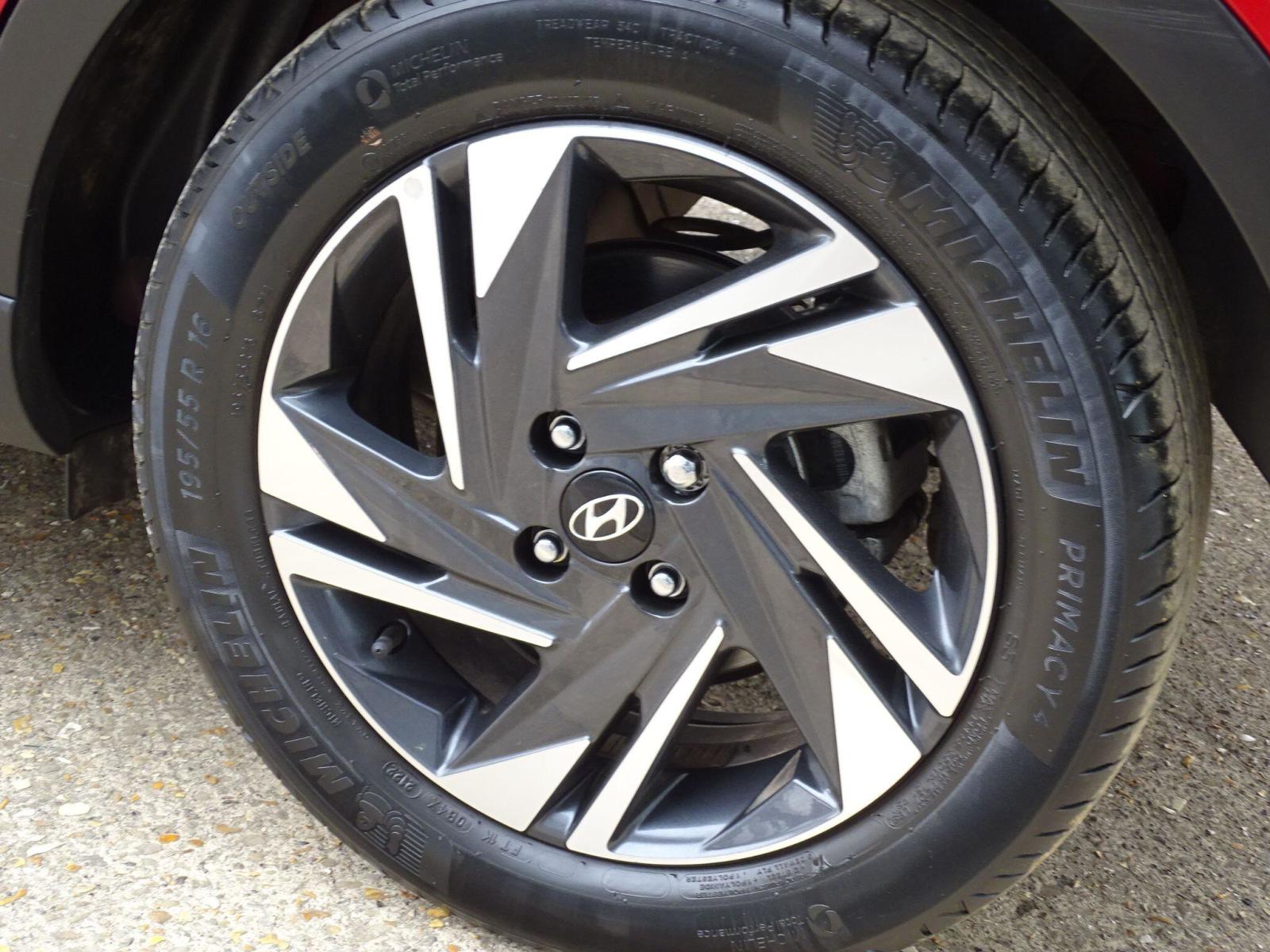 2022 Hyundai BAYON thumbnail 22