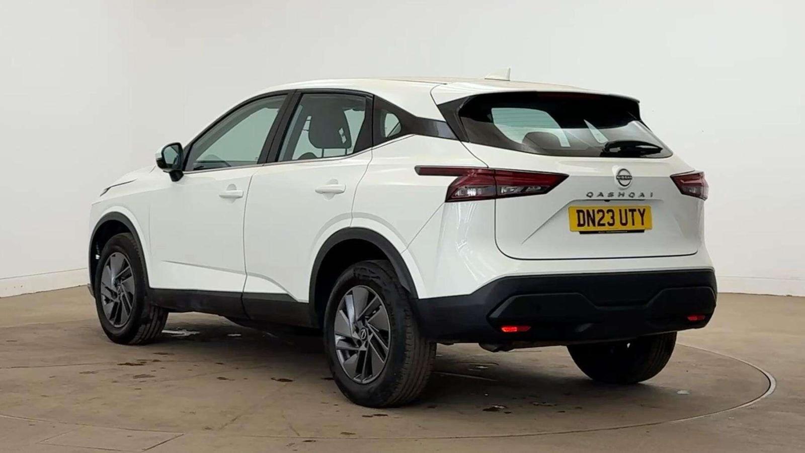 2023 Nissan Qashqai thumbnail 3