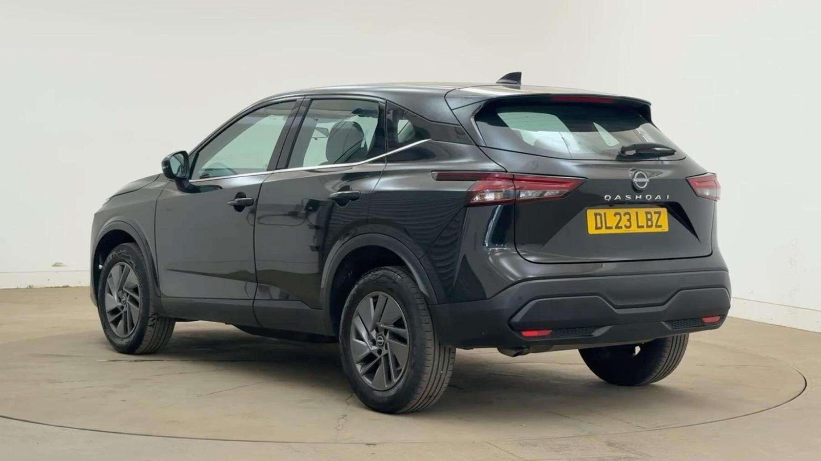 2023 Nissan Qashqai thumbnail 2