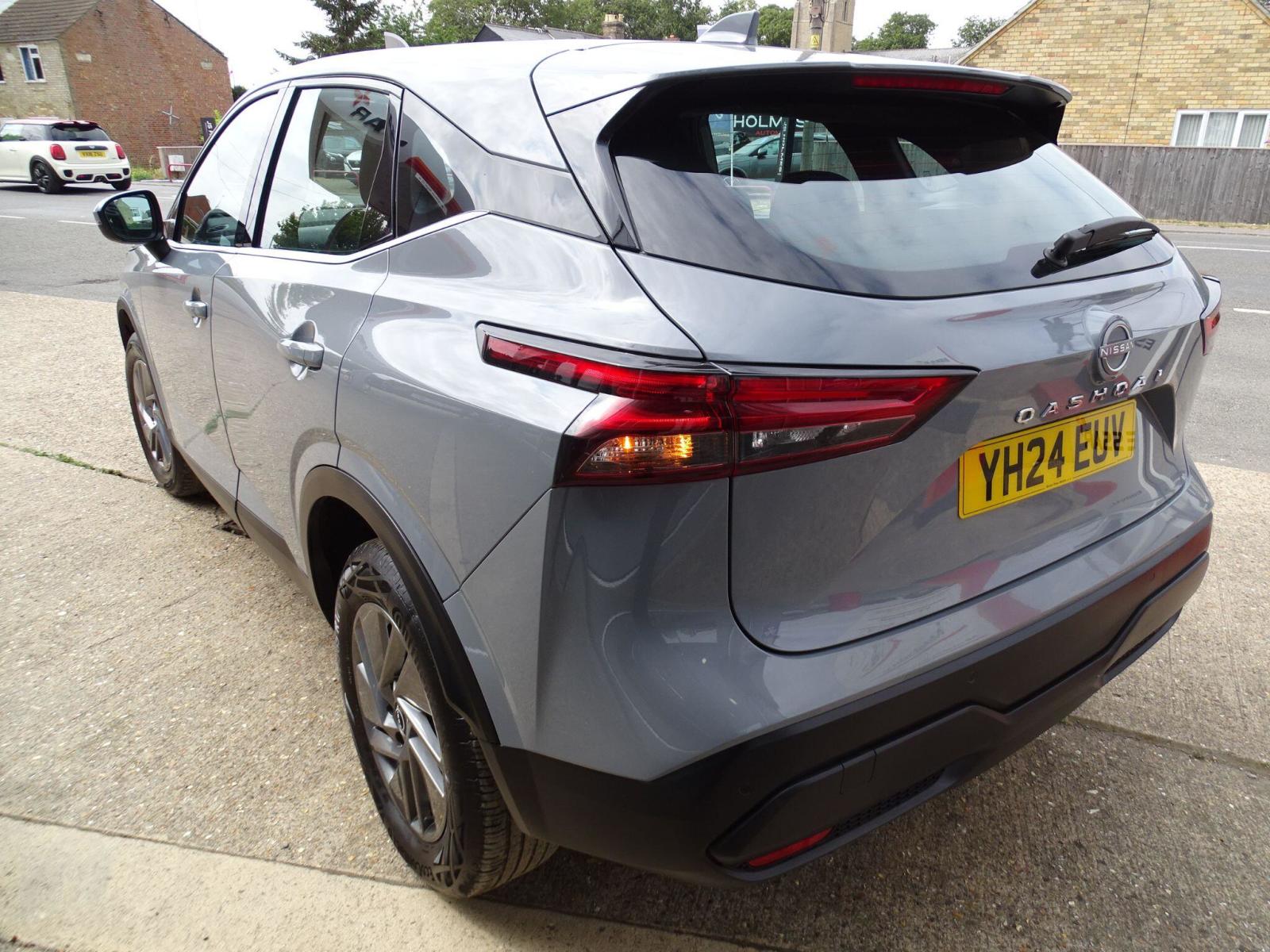 2024 Nissan Qashqai thumbnail 4