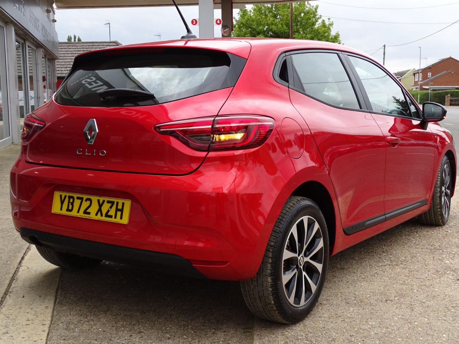 2023 Renault Clio thumbnail 12