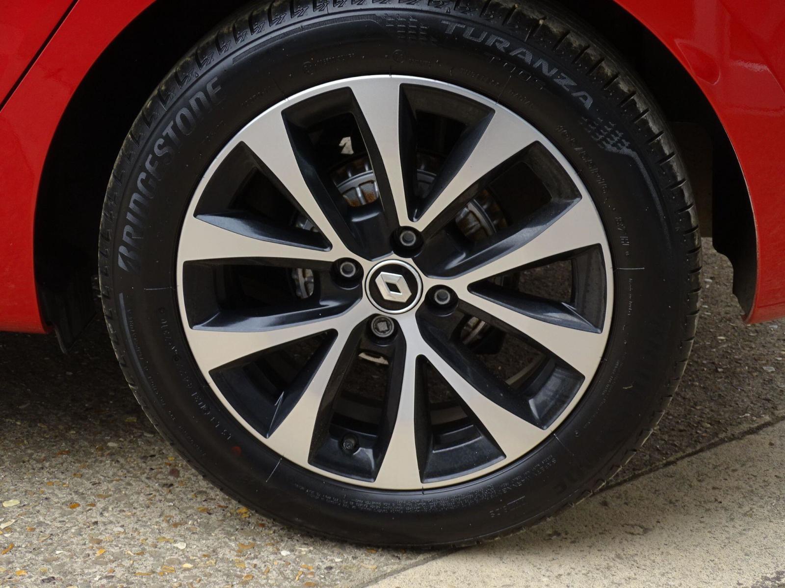 2023 Renault Clio thumbnail 23