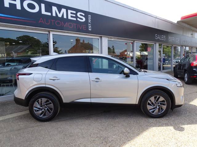 2022 Nissan Qashqai 1.3 DiG-T MH Acenta Premium 5dr