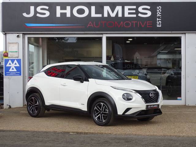 Nissan Juke 1.6 Hybrid N-Connecta 5dr Auto Hatchback Petrol/Electric Hybrid WHITE